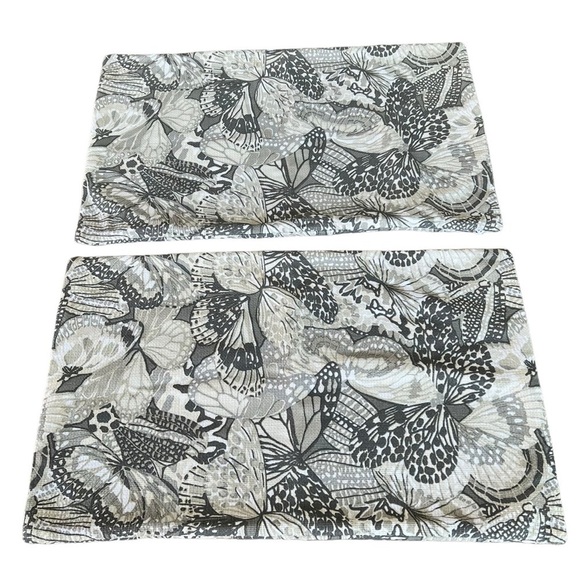 Pottery Barn Butterfly Wing Cotton Linen Textured Lumbar Pillow Cover Set Gray - Picture 2 of 7